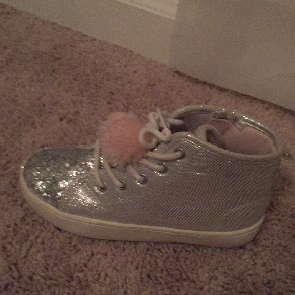 Shoes - Picture 4 of 4